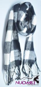 FS0068Fashion scarf with grey and black check pattern scarf
